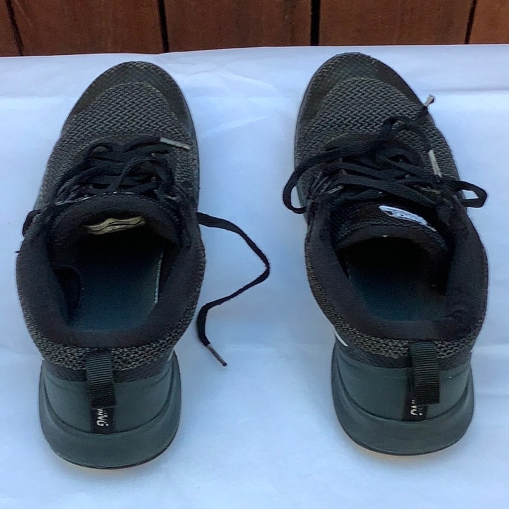 Boys shoes
